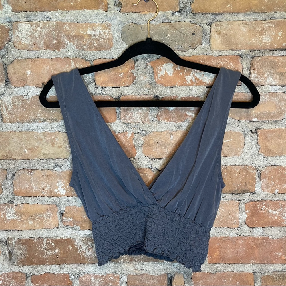UO- Deep V Crop Top in Grey - Medium